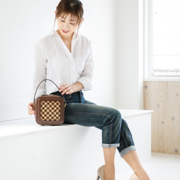 Mini borsa Hanakumiko marrone e cioccolato